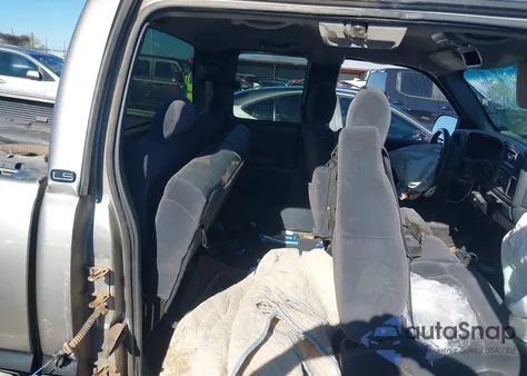 2002 Chevrolet Silverado 1500 Ls из США, поврежденный, VIN 2GCEK19T321127058